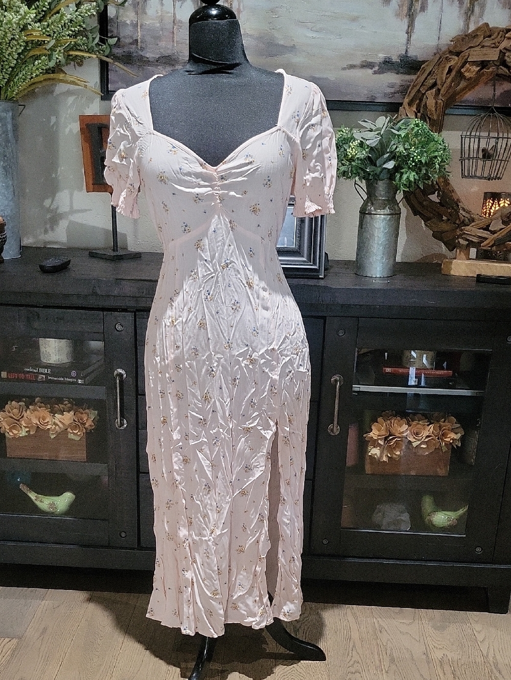 Pale Pink Floral Midi Dress with Sweetheart Neckline